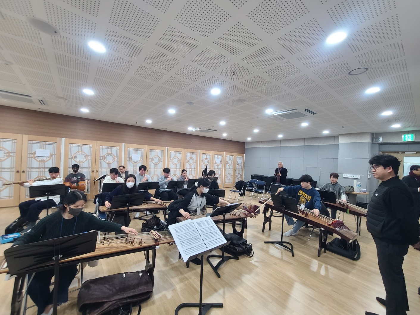 한국음악과 학생들이 실기특강에 참여하고 있다.
